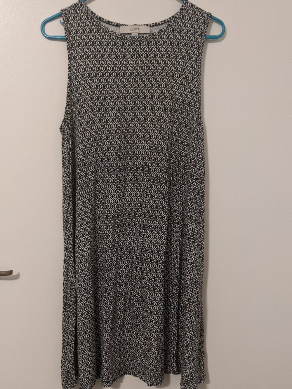 Ann Taylor Loft B & W Sleeveless M Sundress Flowy Casual Chic Relaxed Fit